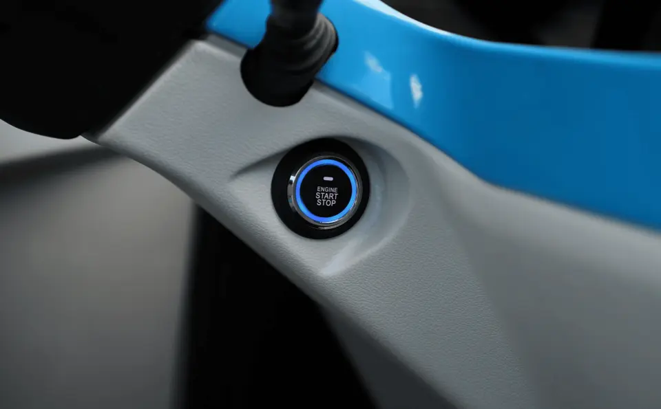 V1 Elektrikli Araç Beyaz