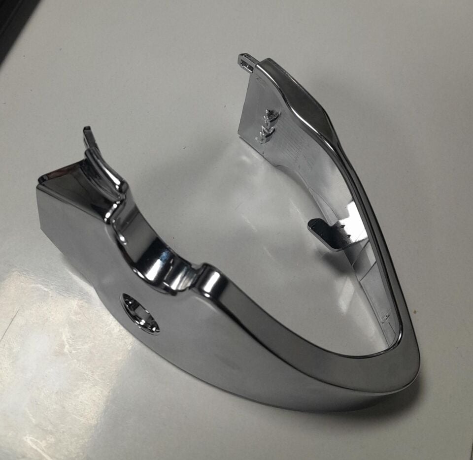 RS4 ANAHTAR KAPAK SAĞ KROM