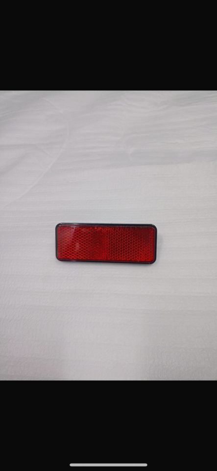 APS2 REAR REFLECTOR