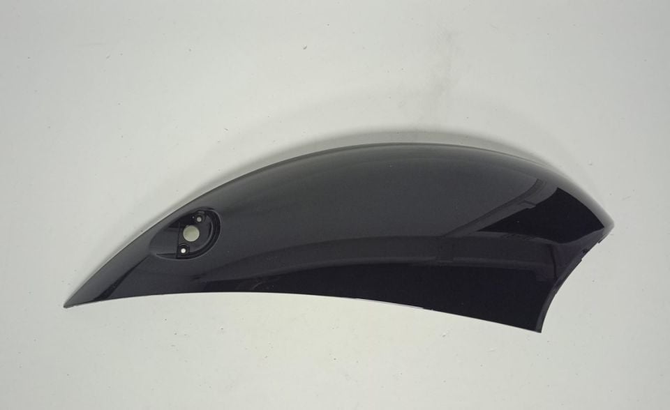 VS2 UNDER-ARMCHAIR RIGHT FRONT COVER-BLACK