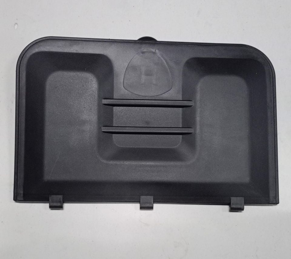 APM2: REAR BASKET TOP PLASTIC
