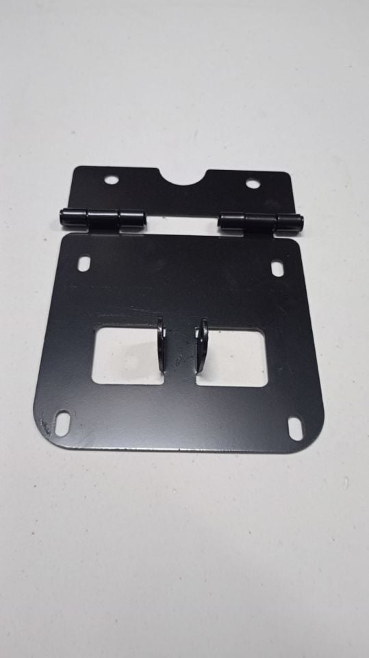 APM2: CHILD SEAT HINGE