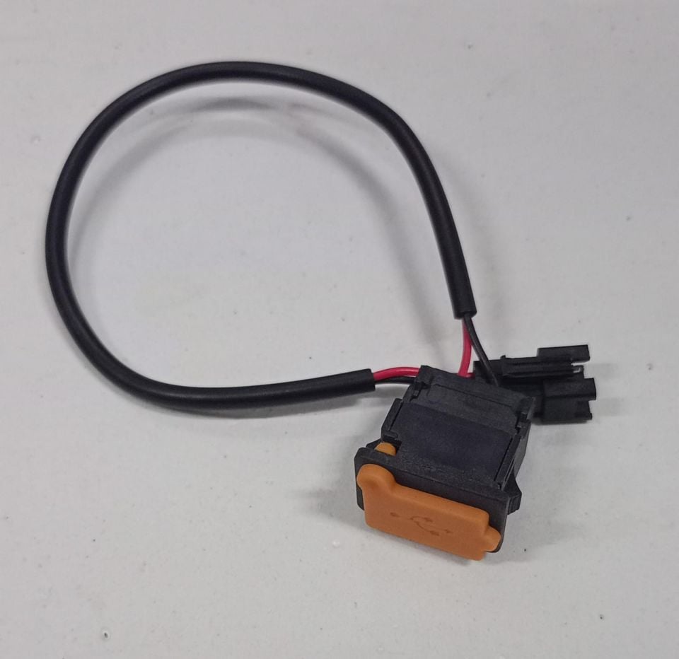 VSX USB CHARGING SOCKET