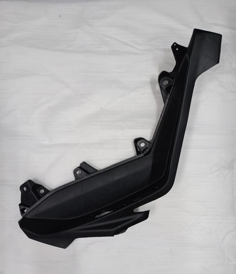 RM5 FOOT STEP PLASTIC RIGHT