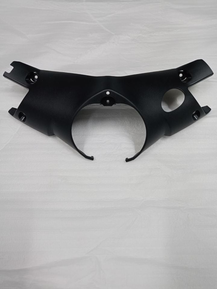 RM5 HANDLEBAR LOWER PLASTIC