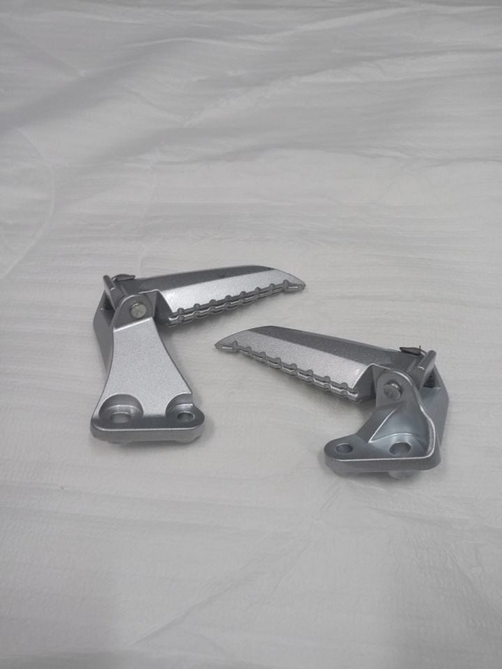 RM5 PASSENGER FOOTREST SET